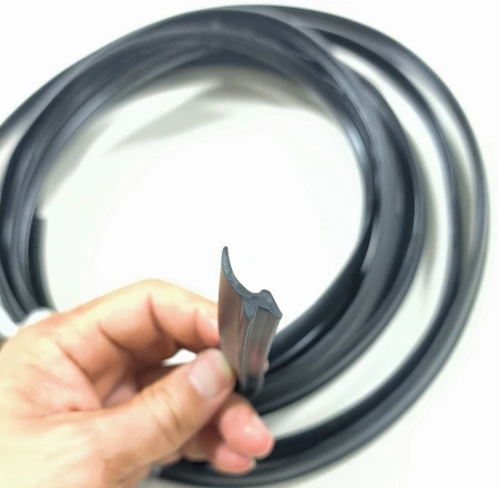 Weather resistant EPDM extruded rubber sealing strip for door window sealing